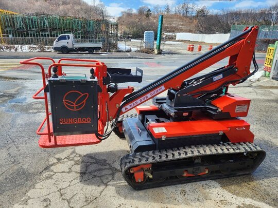 고소차 .  고소작업차 고소 작업차  성부산업 8000N 신형 앞좌측면