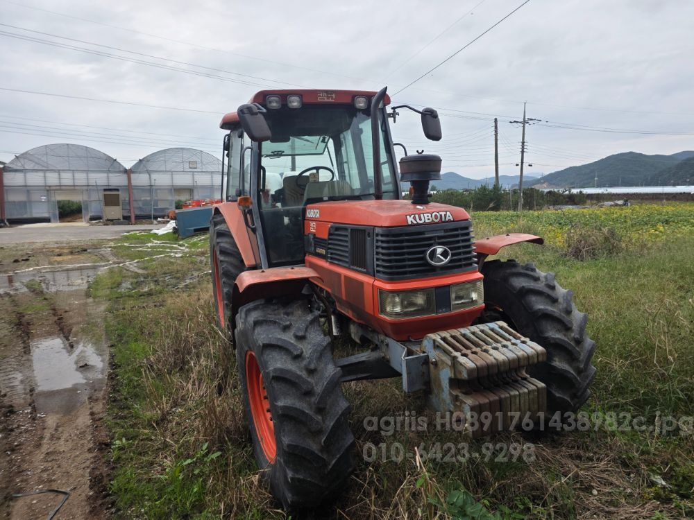 Kubota Tractor M125 (125hp)