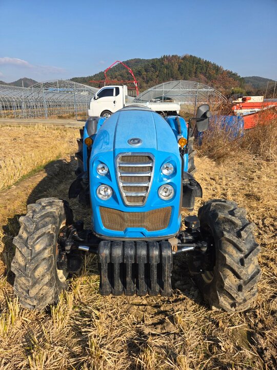 LS 트랙터 XR4155 (55.7마력)