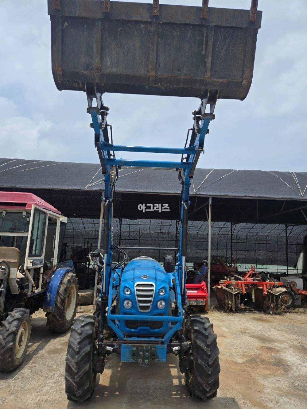 LS 트랙터 XR4160 (58.9마력)