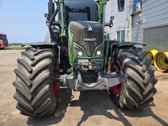  Tractor 724 (240hp)