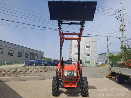 Daedong Tractor RX570 (57hp) 앞좌측면
