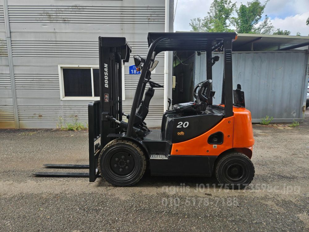 두산 지게차 중고지게차 두산 D20S-7 디젤 2톤 3단 지게차