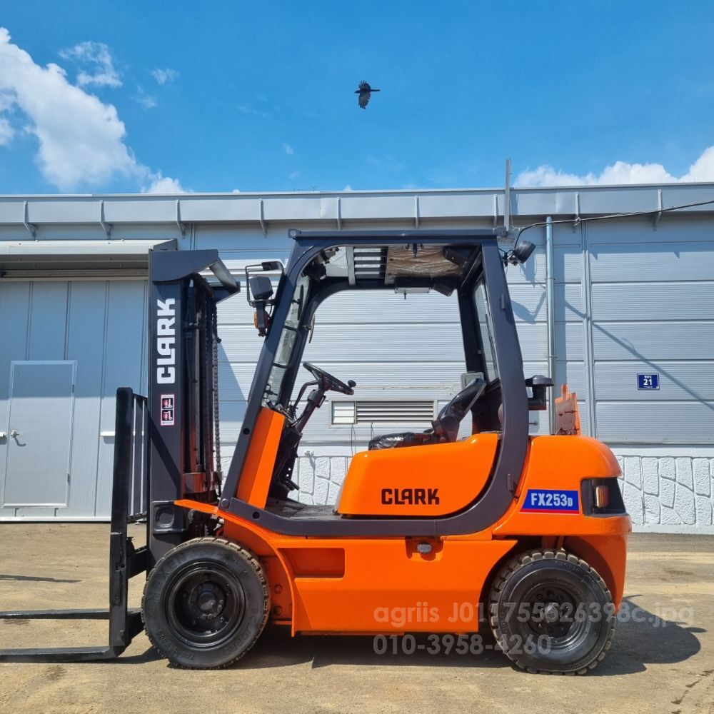 클라크 2.5톤 3단 지게차 지게차 FX253D (2.5톤)