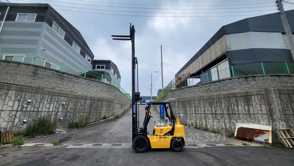 Doosan Forklift D30S-3 (3톤) 뒤우측면