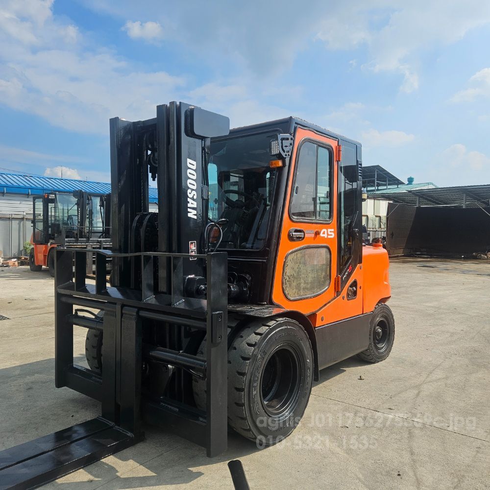 두산 지게차 D45S-5 풀옵션 3단마스트 (4.5톤)