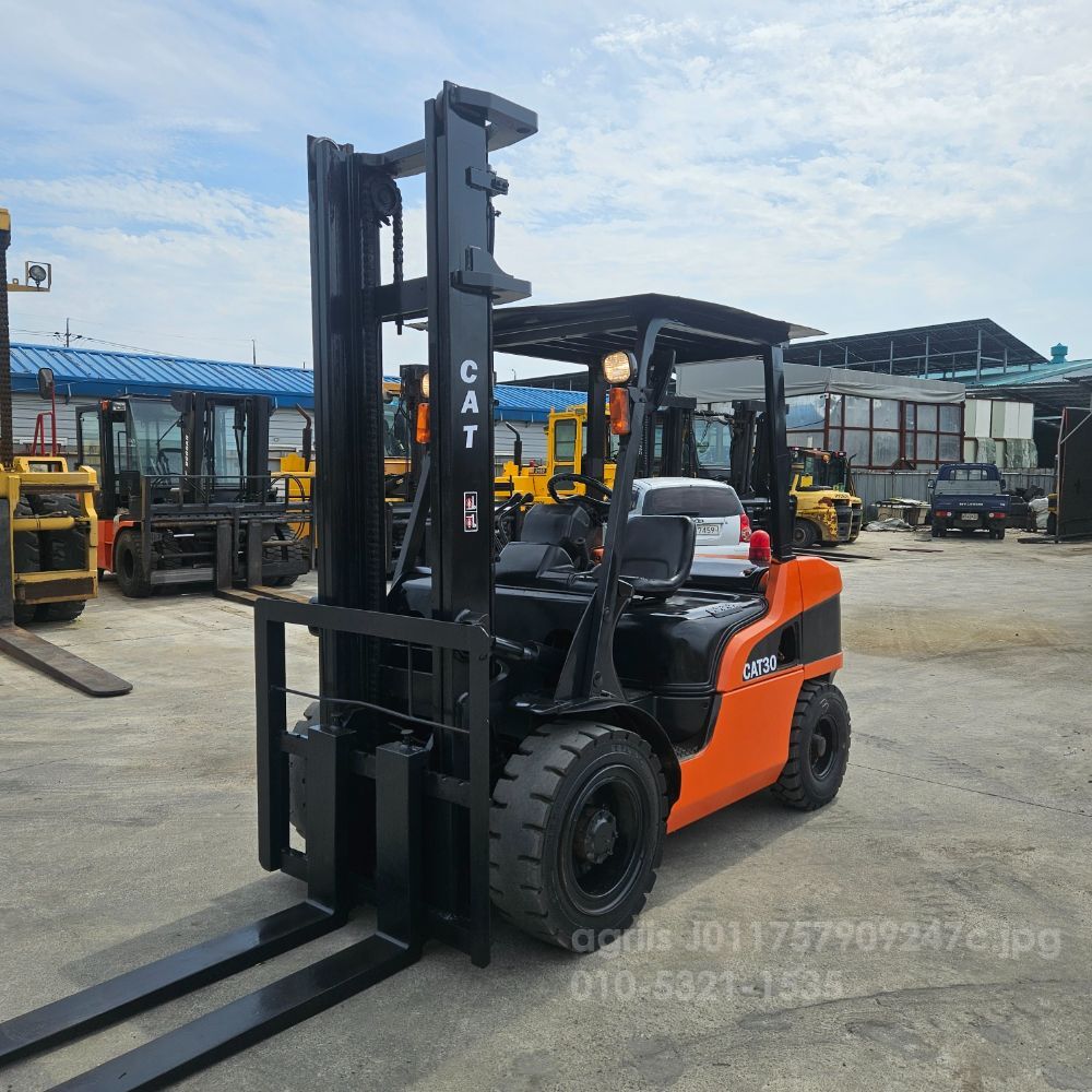 케타필러 지게차 3톤가솔린 (3톤)