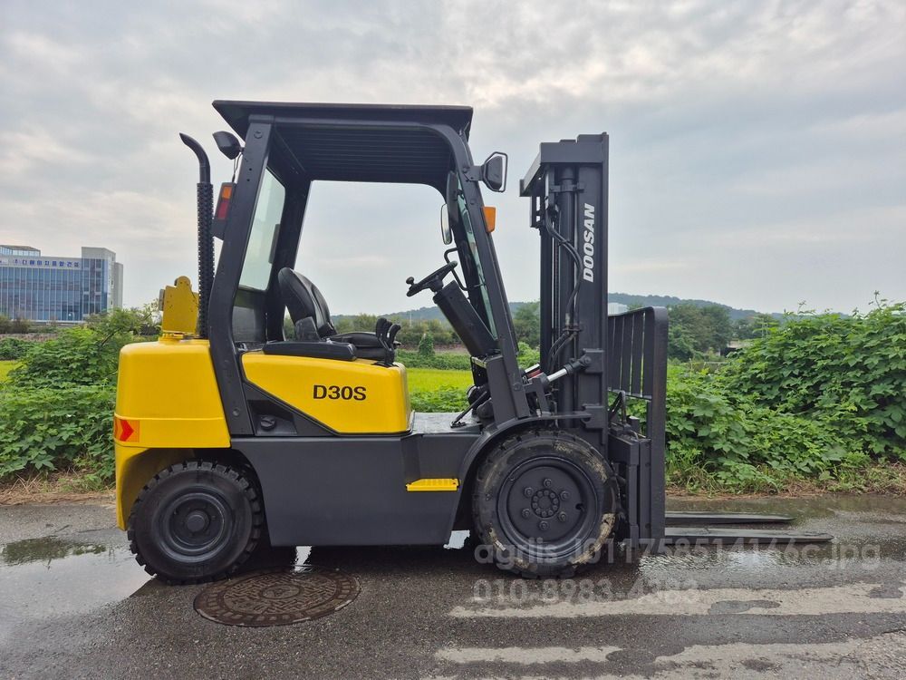 두산 2.98톤 지게차 D30S (3.0톤)