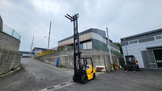 Doosan Forklift D30S-3(3단마스트)노랭이 (3톤)