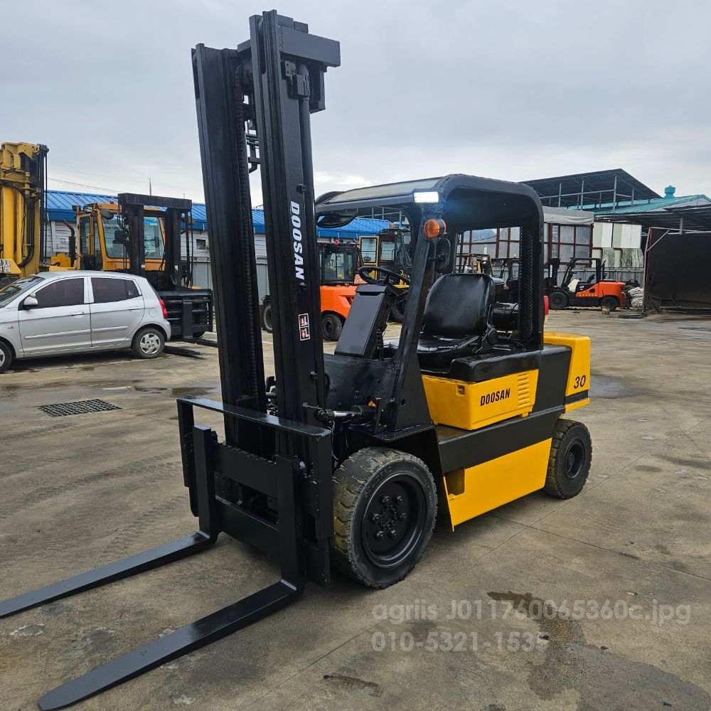 두산 지게차 LD30S 하이마스트 (3톤)