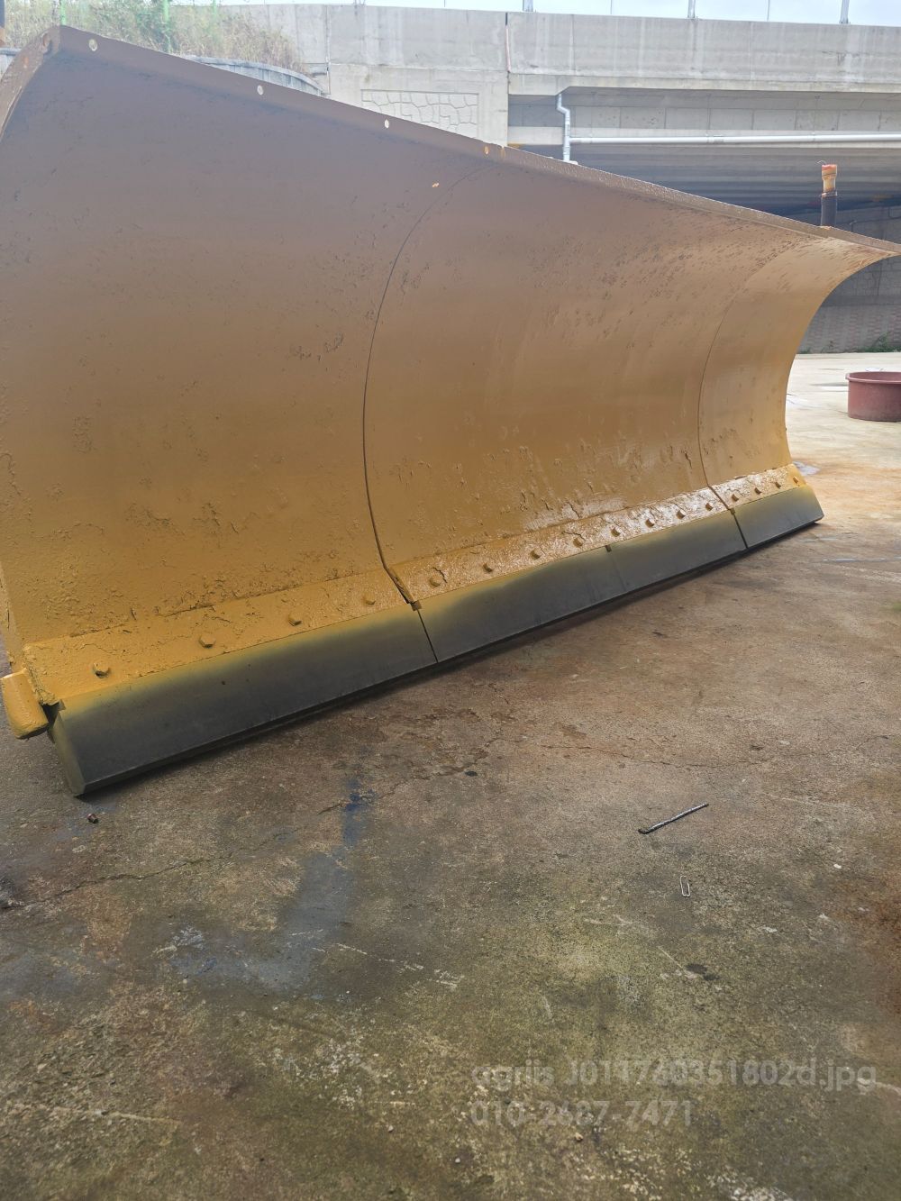 이텍  제설기 3200 뒤우측면