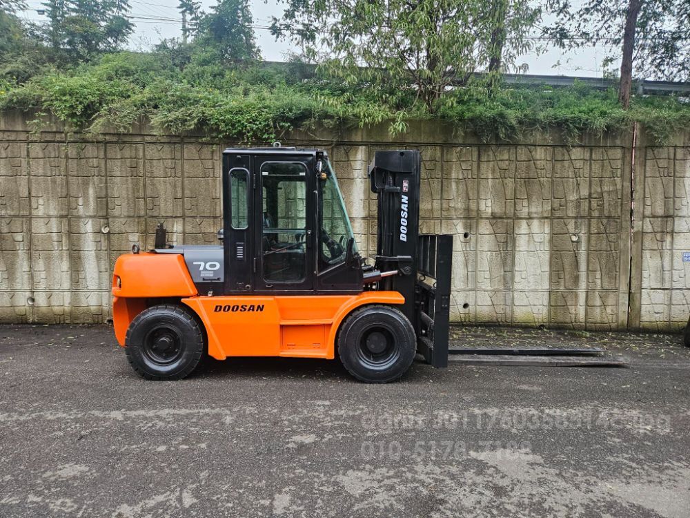 Doosan Forklift 중고 D70S-5 디젤 7톤 3단 (캐빈.자동발)