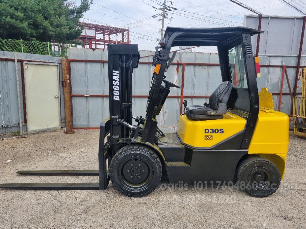 두산 2.98톤 지게차 D30S (3.0톤)