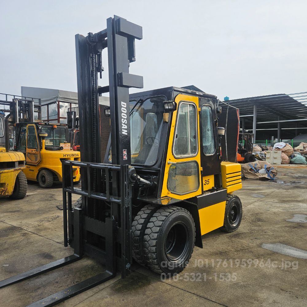 두산 지게차 D35 (3.5톤)
