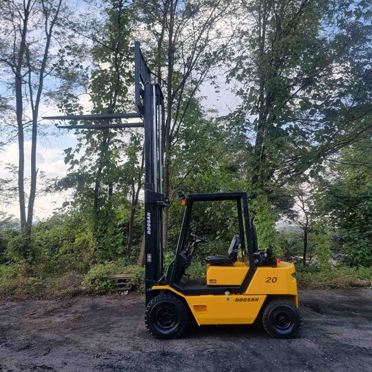 Doosan Forklift 2톤 디젤 (2톤) 앞좌측면