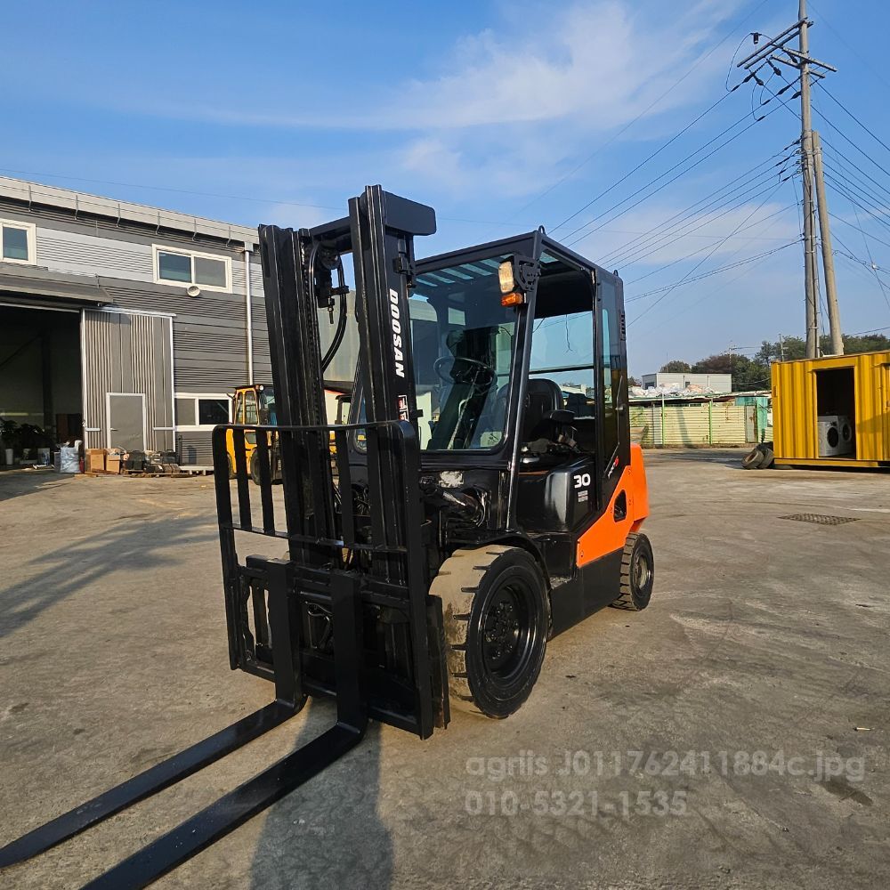 두산 지게차 D30S-5 사이드쉬프트 (2.98톤)