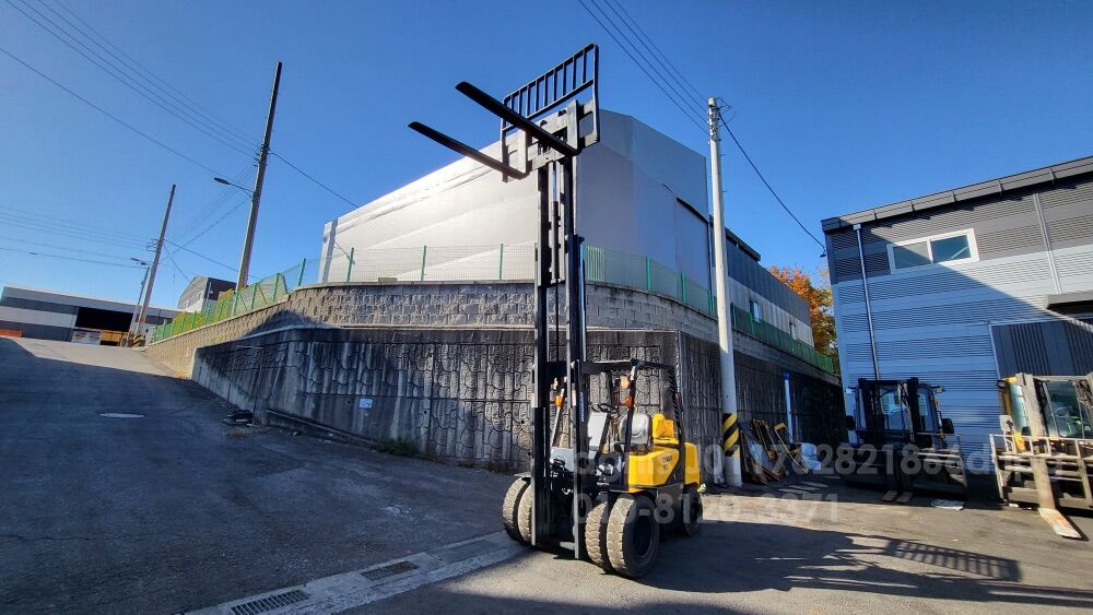 Doosan Forklift D30S-3(3단마스트)노랭이 (3톤) 뒤우측면