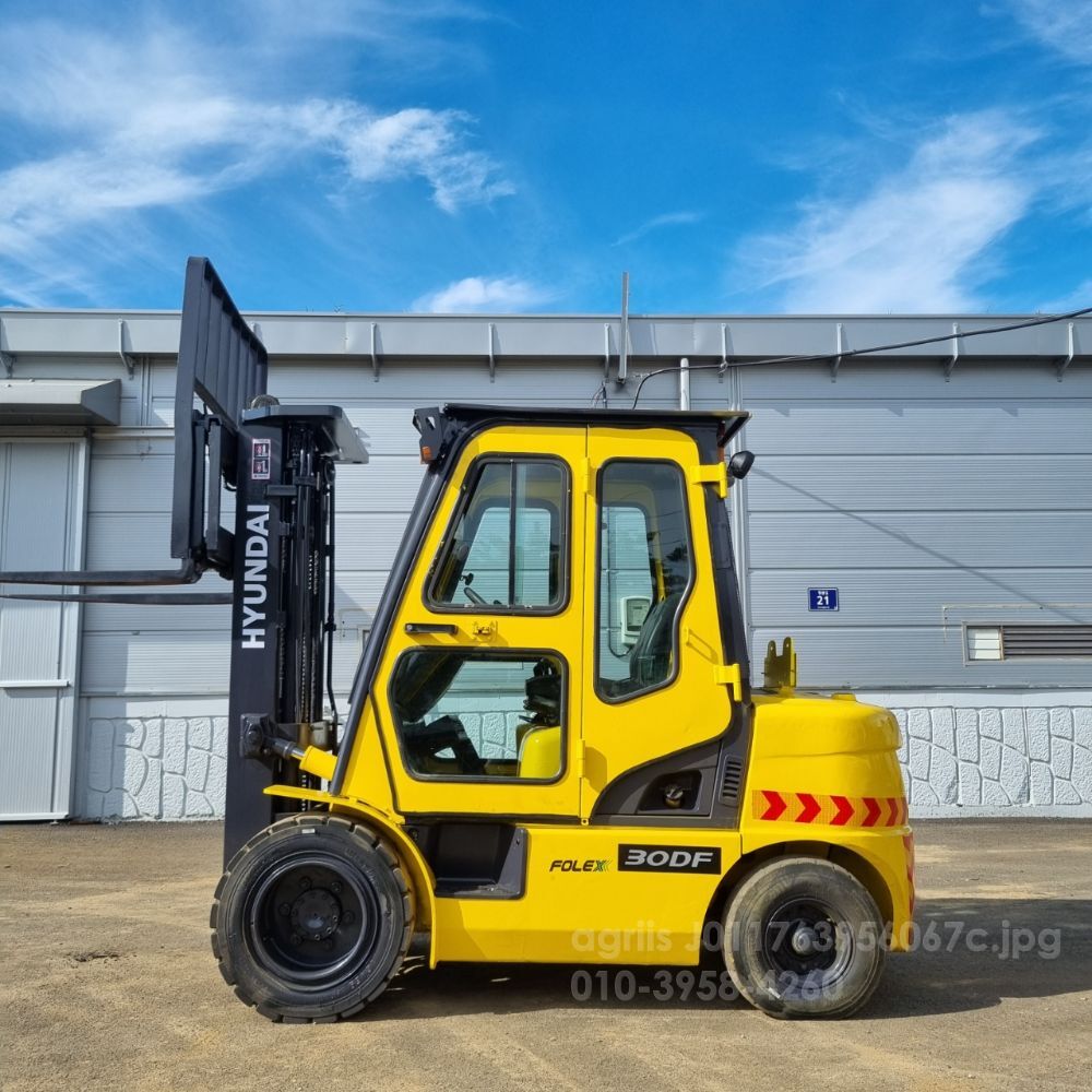 현대 지게차 30DF (3.0톤)