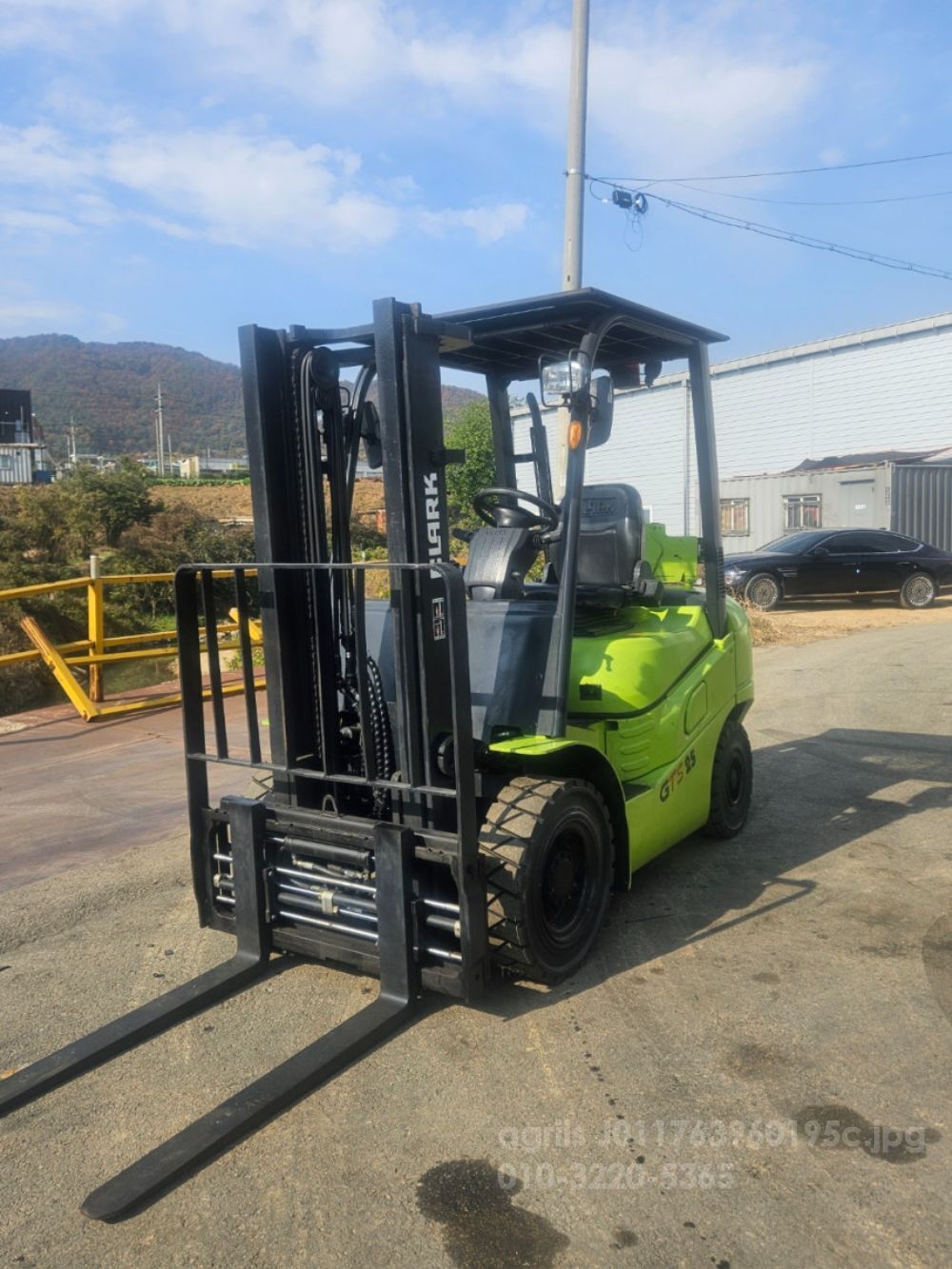 클라크 지게차 2.5톤 자동발 사이드 10년식 (2.5톤)