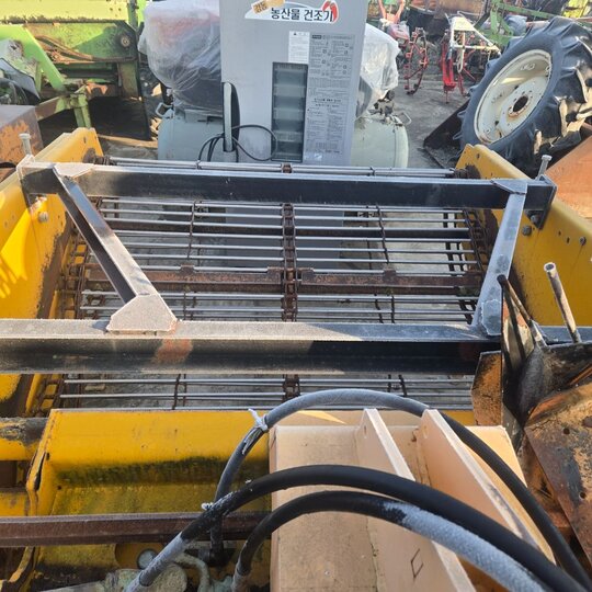  땅속물 수확기 DR 1600,S 