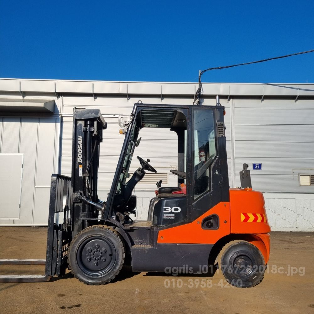 두신 지게차 D30SE-5 (3톤)