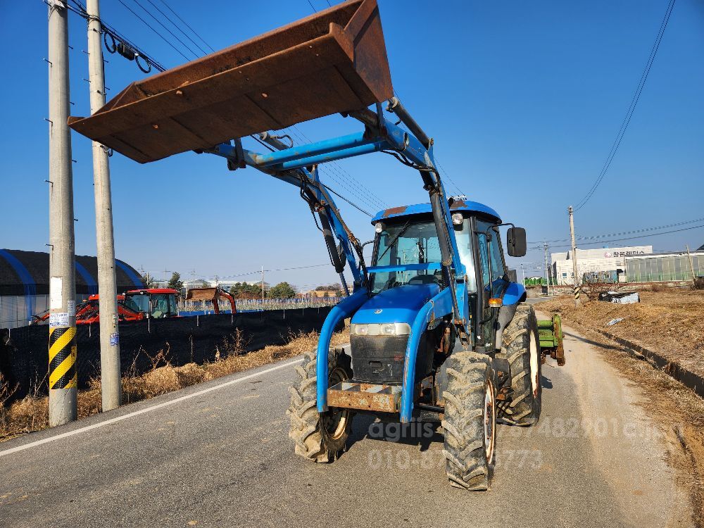 NewHolland Tractor TD70D (70hp)