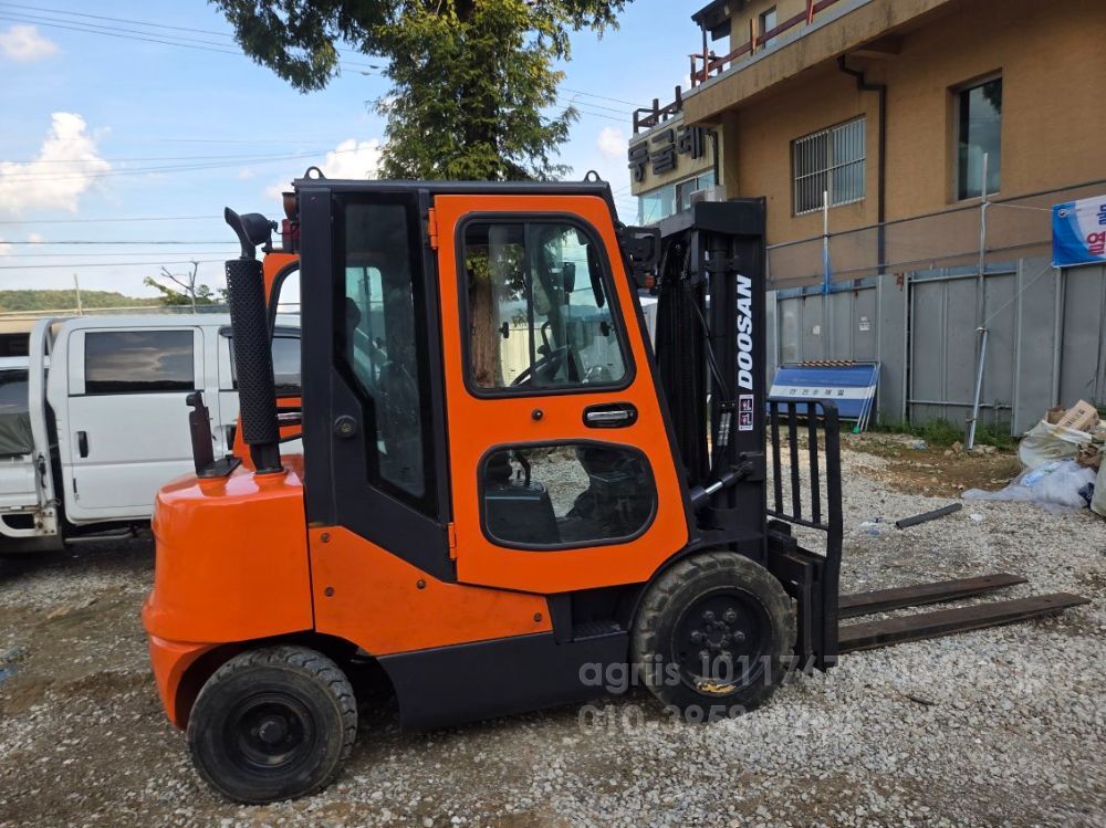 두산 지게차 D30SE-5 (3.0톤)