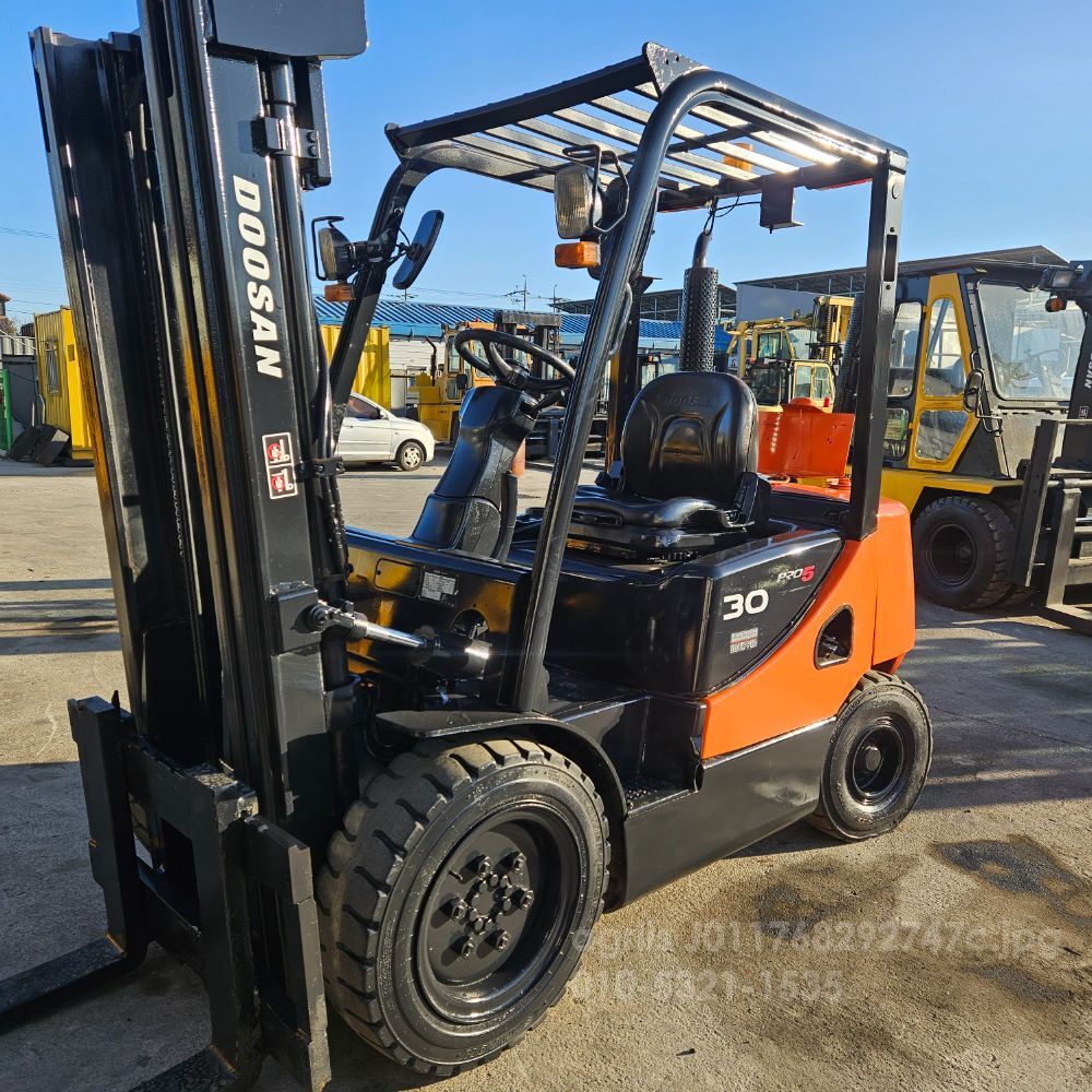 두산 지게차 D30S-5 (3톤)