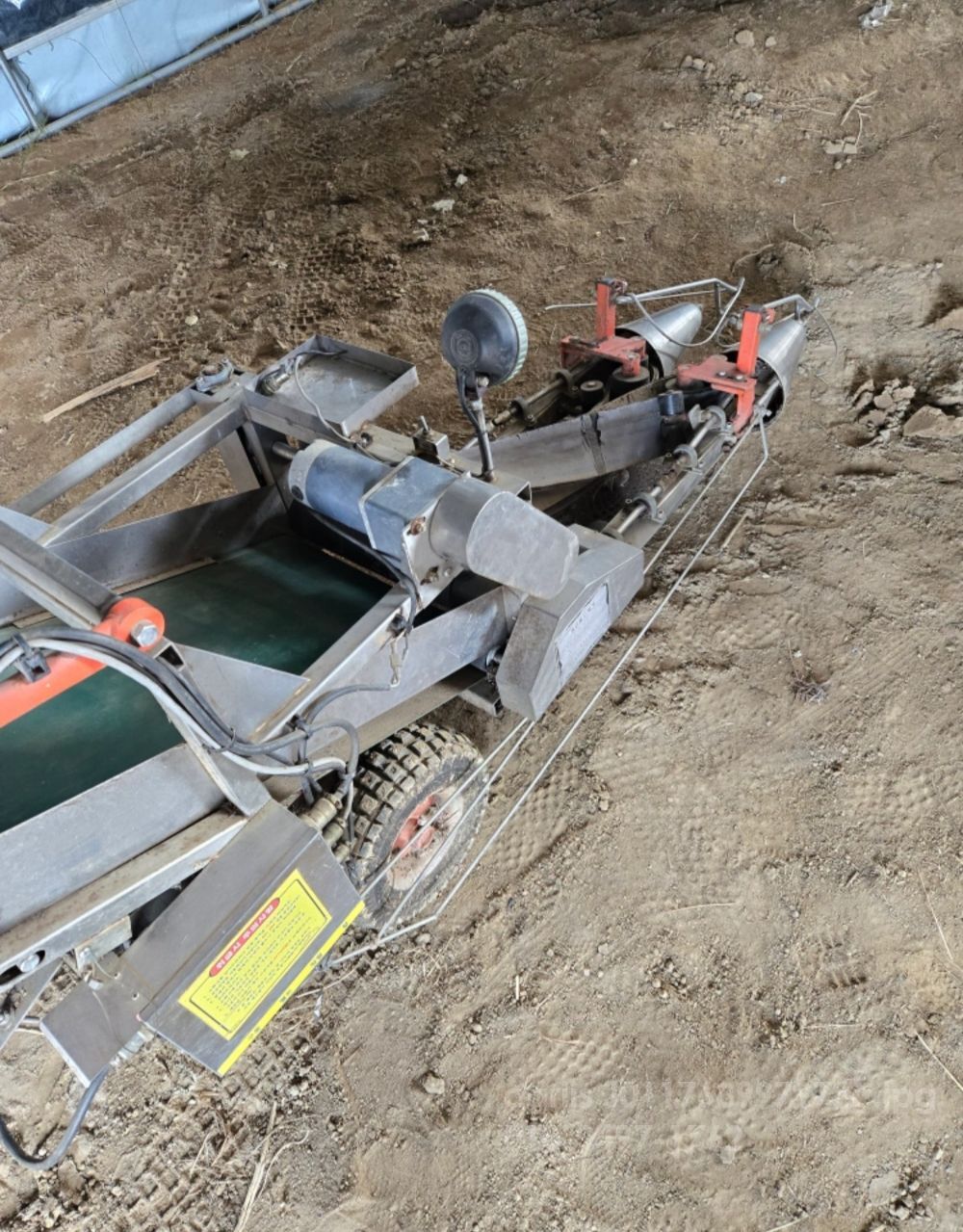 특수정밀 부추수확기 .