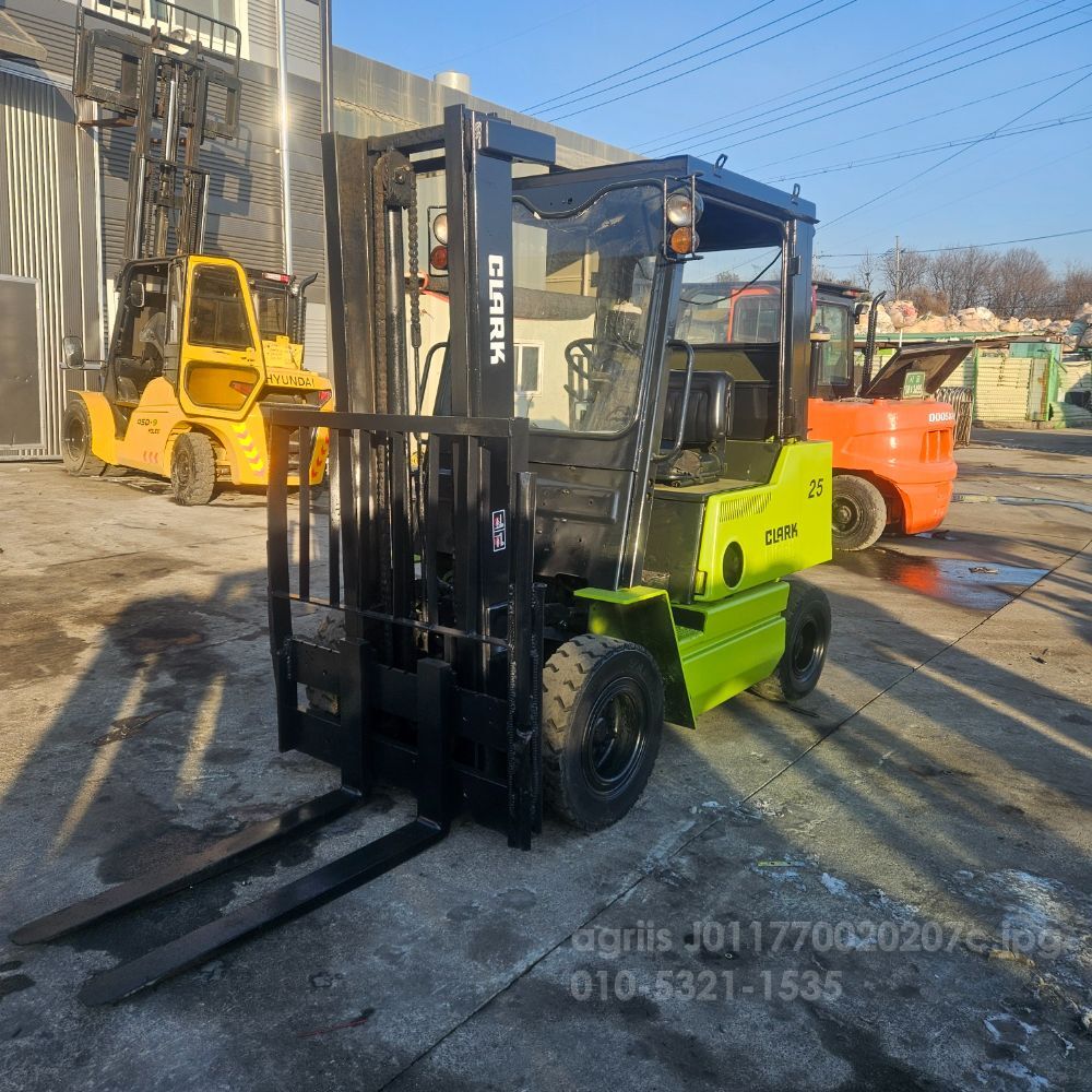 Clark Forklift DPS2.5톤 (2.5톤)