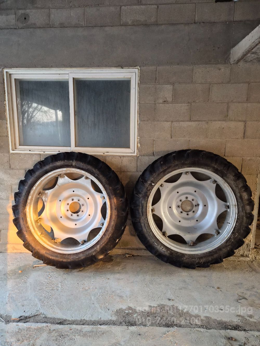  타이어 9.5-36 휠조합 