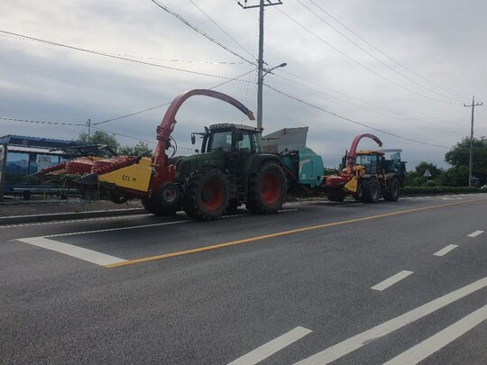 펜트 트랙터 930(300마력) (300마력) 앞좌측면