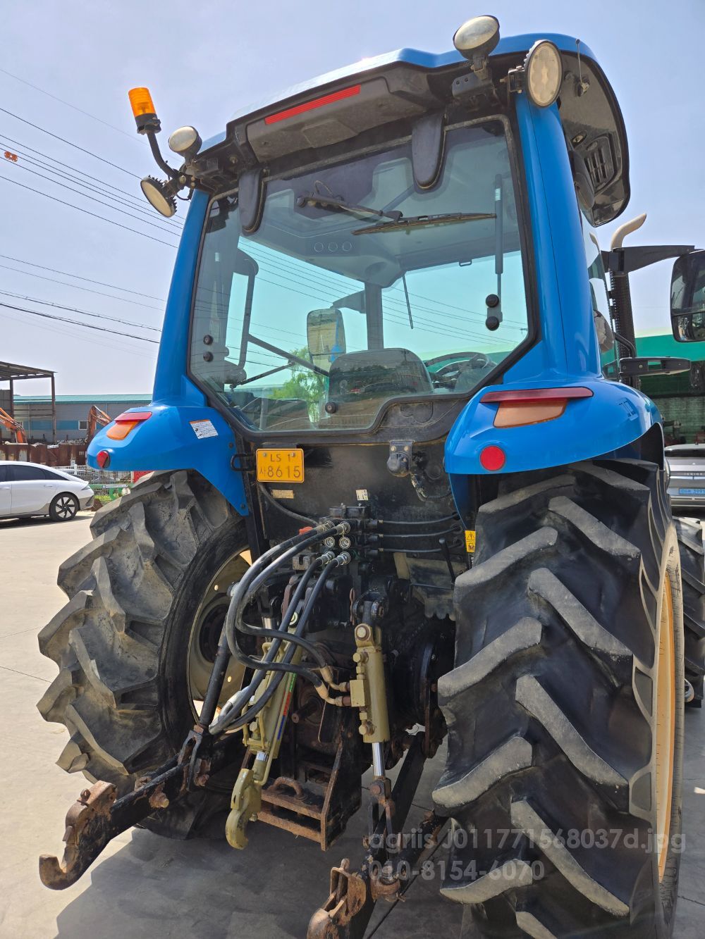 LS 트랙터 MT5.73 (73.9마력) 뒤우측면