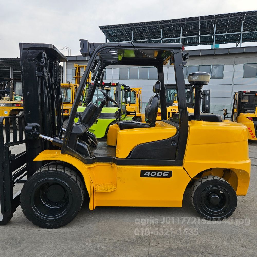 현대 지게차 포렉스40DE (4톤) 뒤우측면