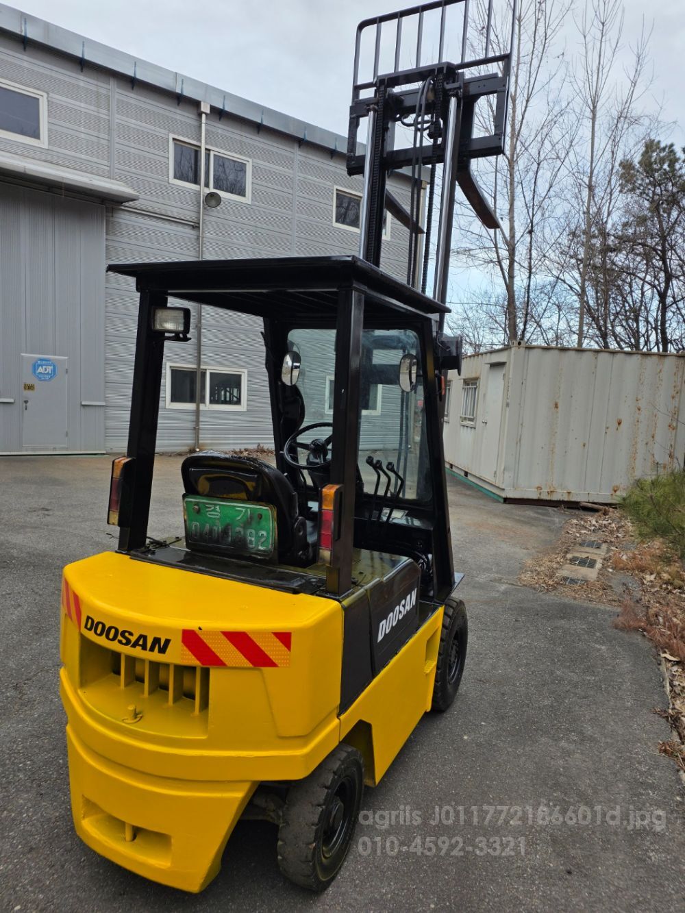 두산 지게차 LD18 (1.8톤) 뒤우측면