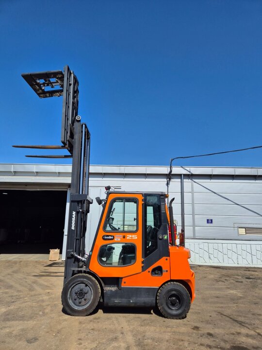 두산지게차 지게차 TIER4 (2.5톤)