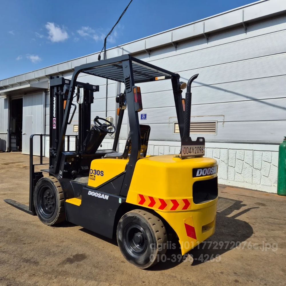 두산 2.98톤 지게차 D30S (3.0톤)