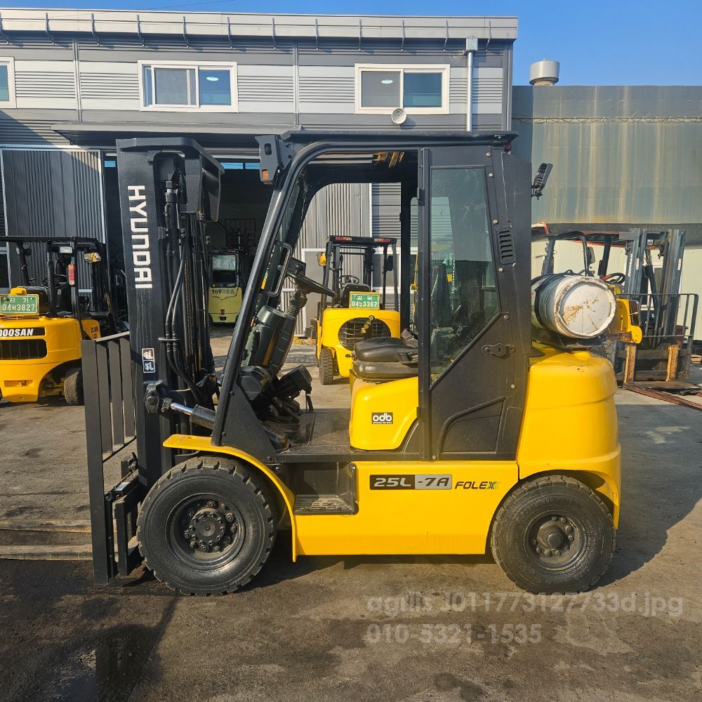 현대 지게차 포렉스2.5톤사이드쉬프트 (2.5톤) 뒤우측면