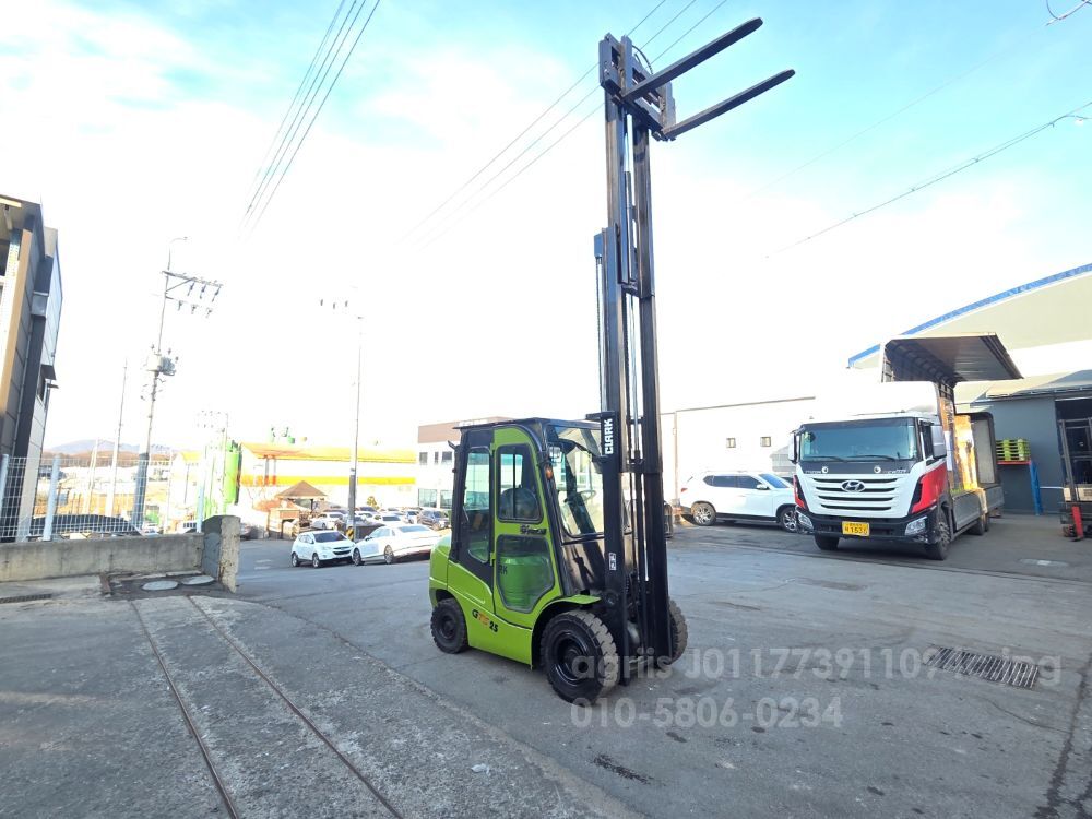 클라크 지게차 GTS2.5톤 3단 (2.5톤)