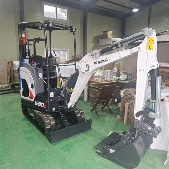  미니굴삭기 E20 bobcat 