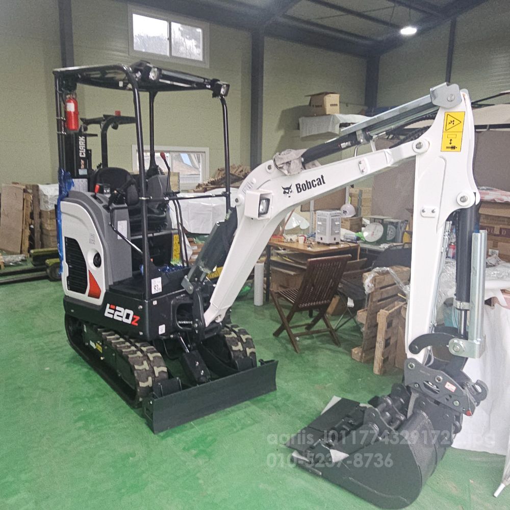  미니굴삭기 E20 bobcat 