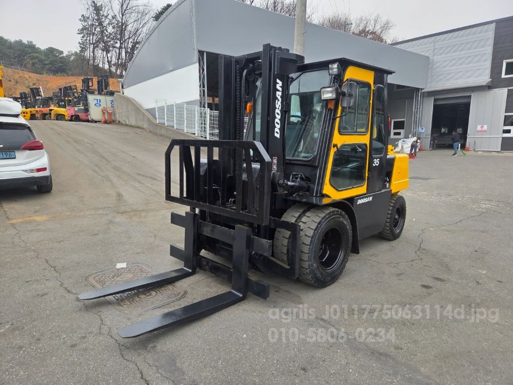 Doosan Forklift D3.5톤 힌지드 (3.5톤) 뒤우측면