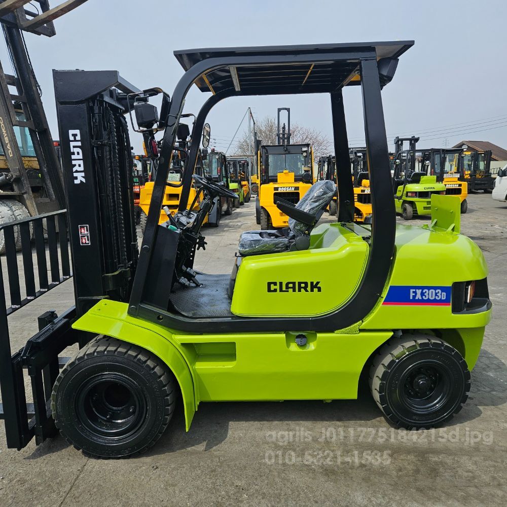 Samsung Forklift FX303D (3.0톤) 뒤우측면