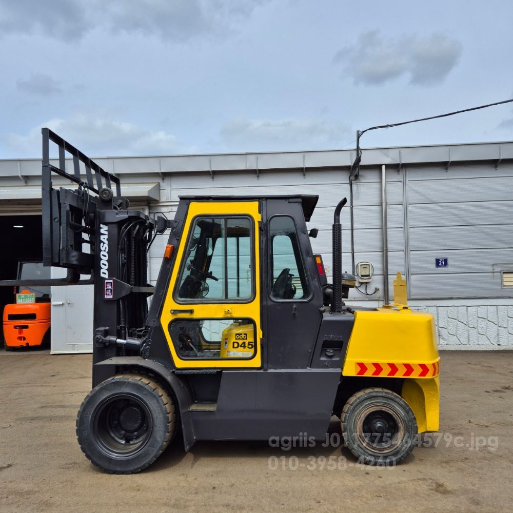 두산 지게차 D45S-5 (4.5톤)