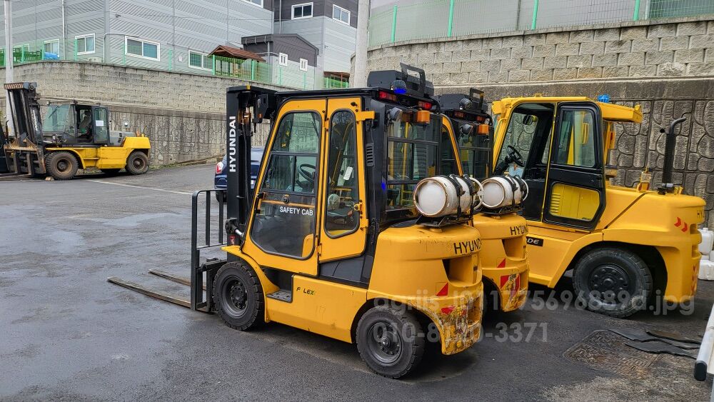 현대 지게차 FOREX25L-7DA (2.5톤) 뒤우측면