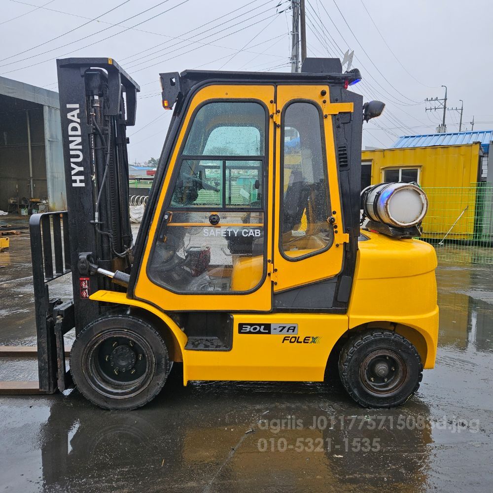 Hyundai Forklift 포렉스30L-7A (3톤) 뒤우측면
