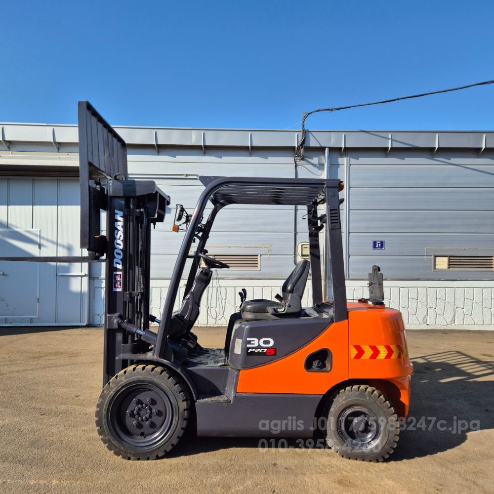 두산 지게차 D30S-5 (3톤)