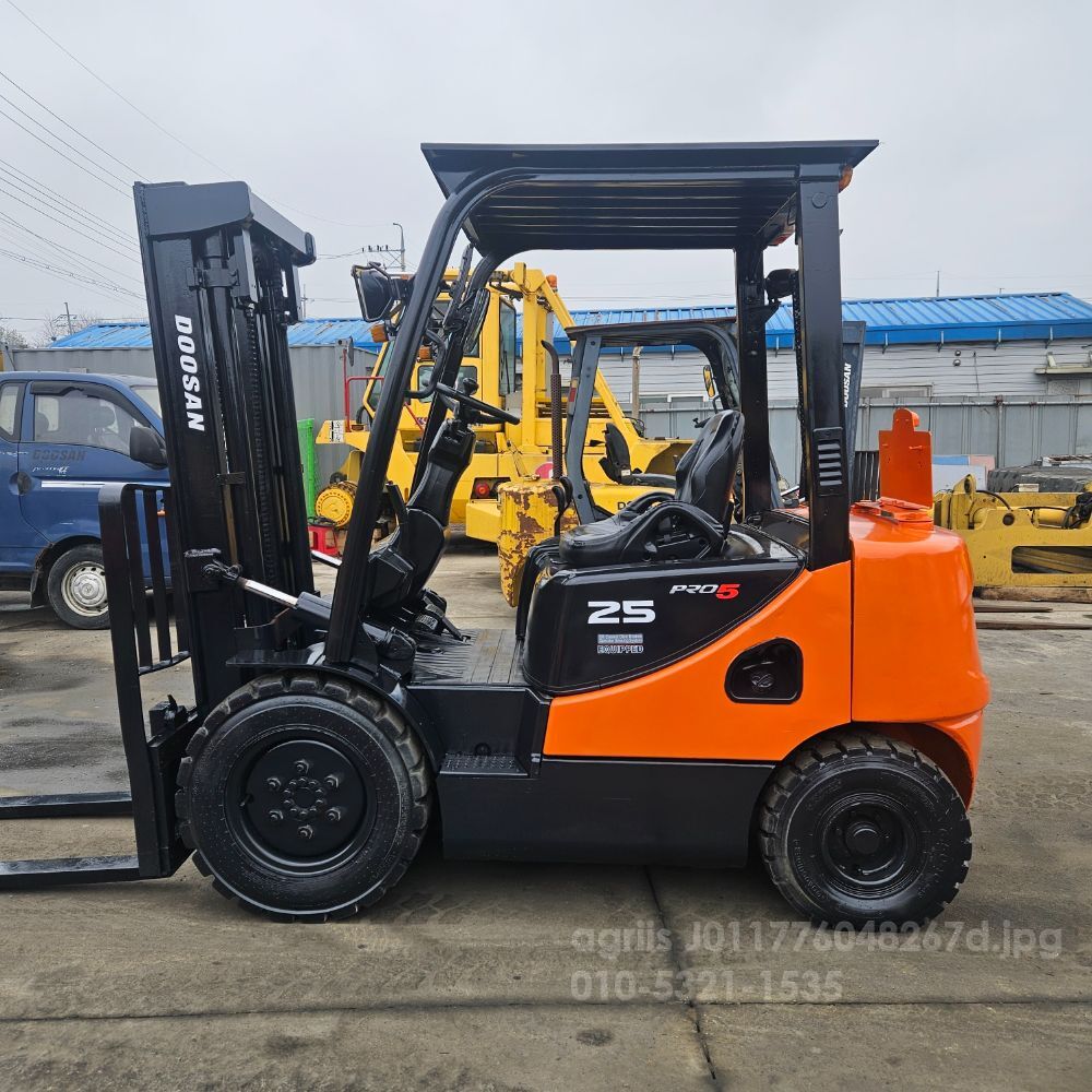 Doosan Forklift D25S-5 (2.5톤) 뒤우측면