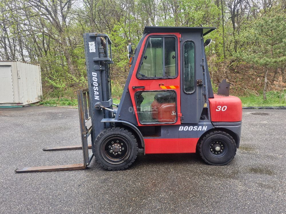  Forklift 3톤 (3톤)