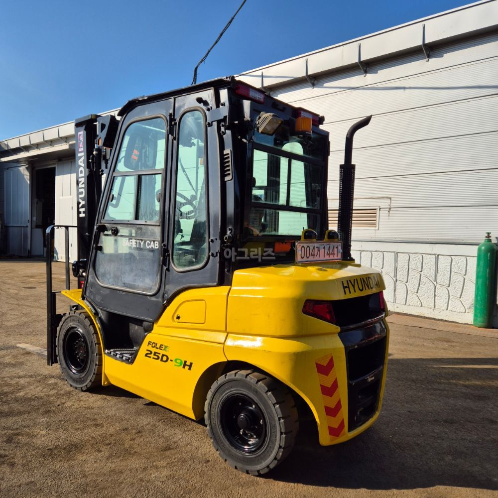Hyundai Forklift 25D-9H (2.5 톤)